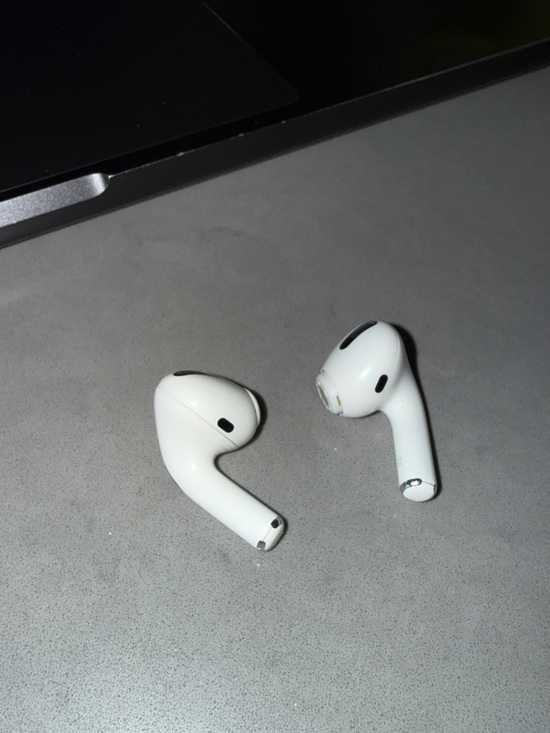 AirPods Pro 1st Generation - Picture 4 of 7